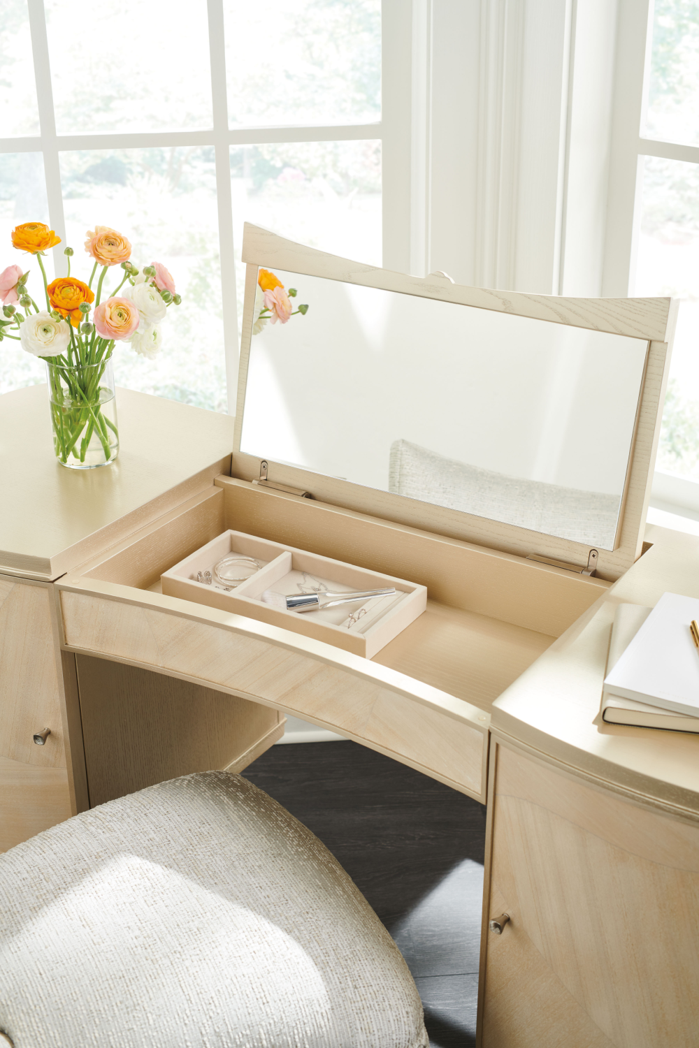   Cream Modern Vanity Table | Oroa.com
