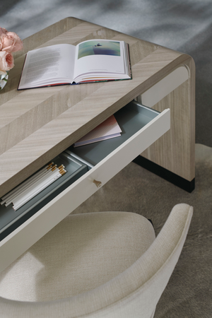   Modern Winged Dining Chairs | Oroa.com