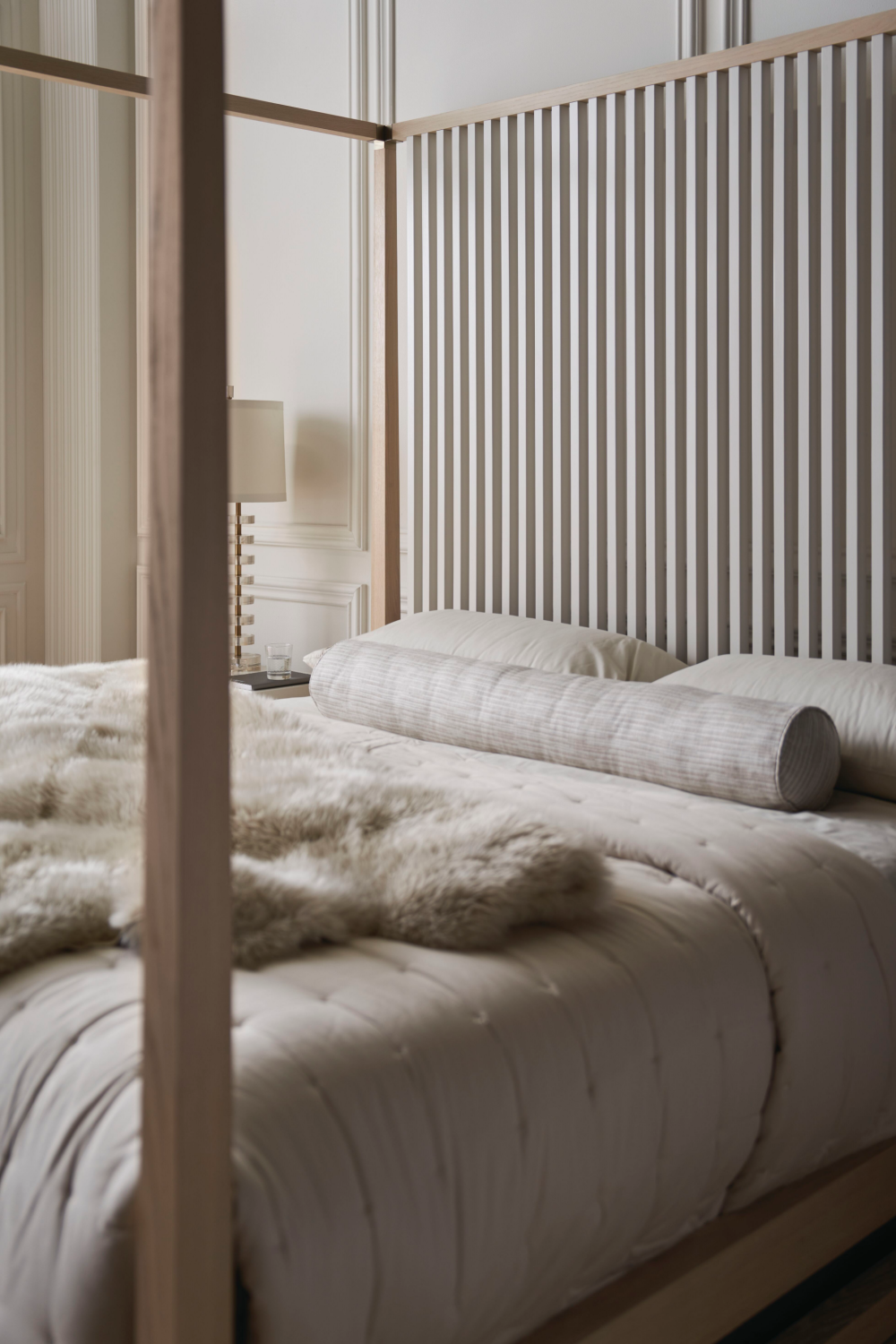   Light Oak Canopy Bed | Oroa.com