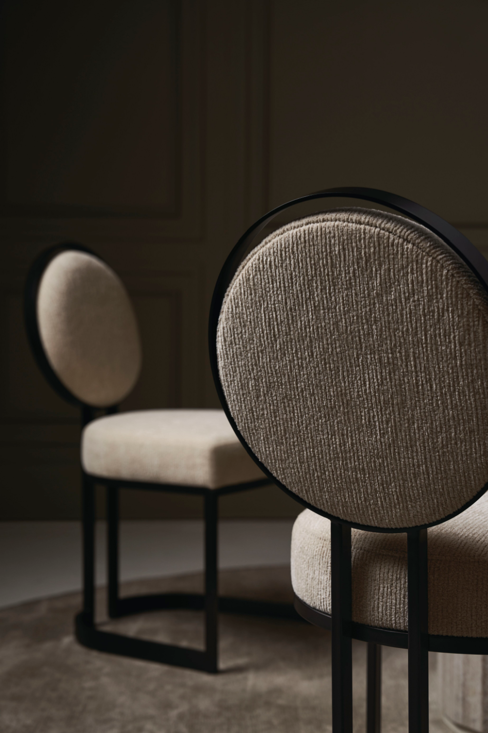   Round-Back Dining Chairs (2) | Oroa.com