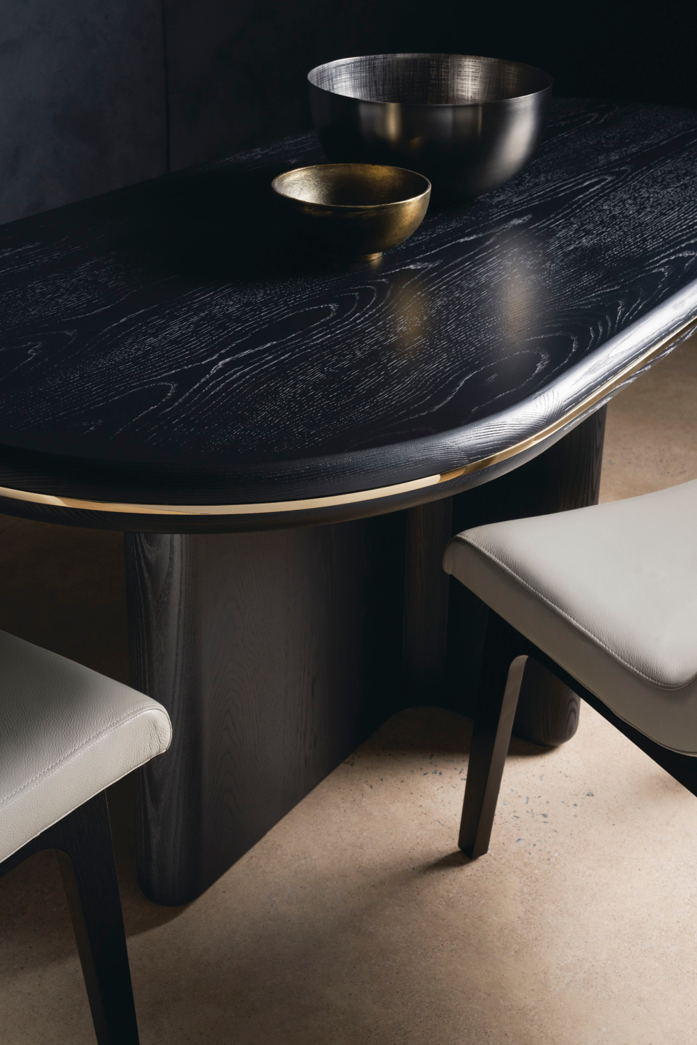   Oval Black Dining Table | Oroa.com