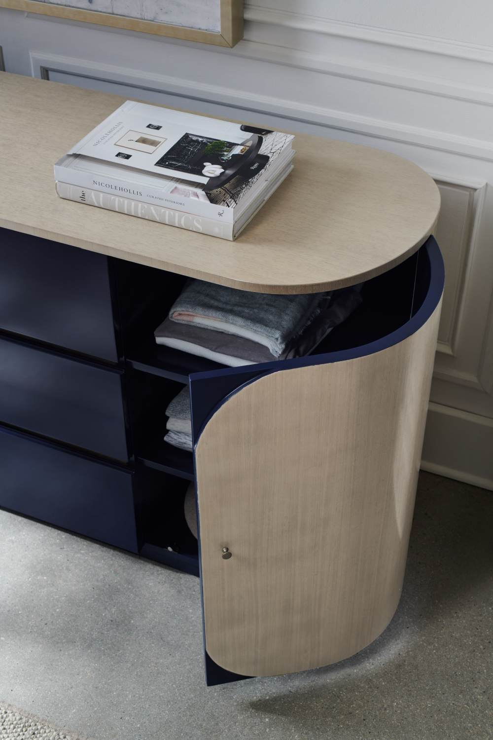   Oval Modern Dresser | Oroa.com