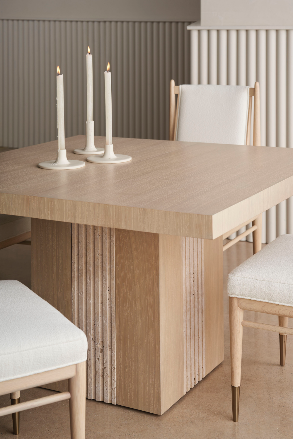   Oak Extendable Modern Dining Table | Oroa.com