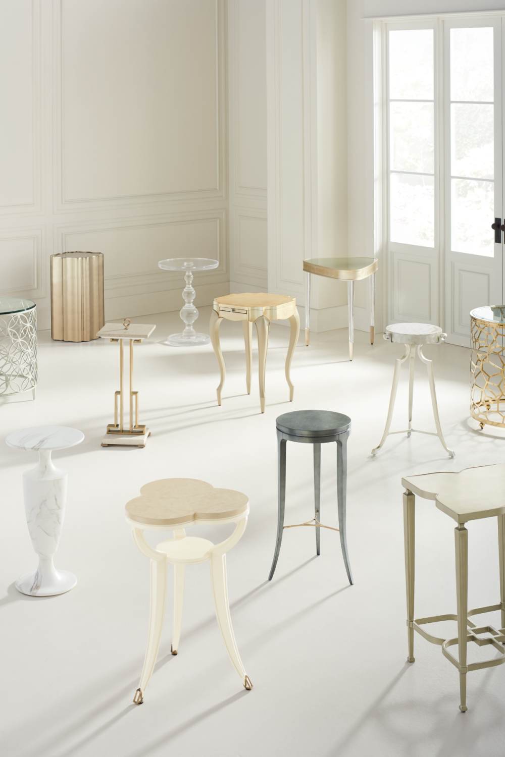   Acrylic Sculpted Side Table | Oroa.com