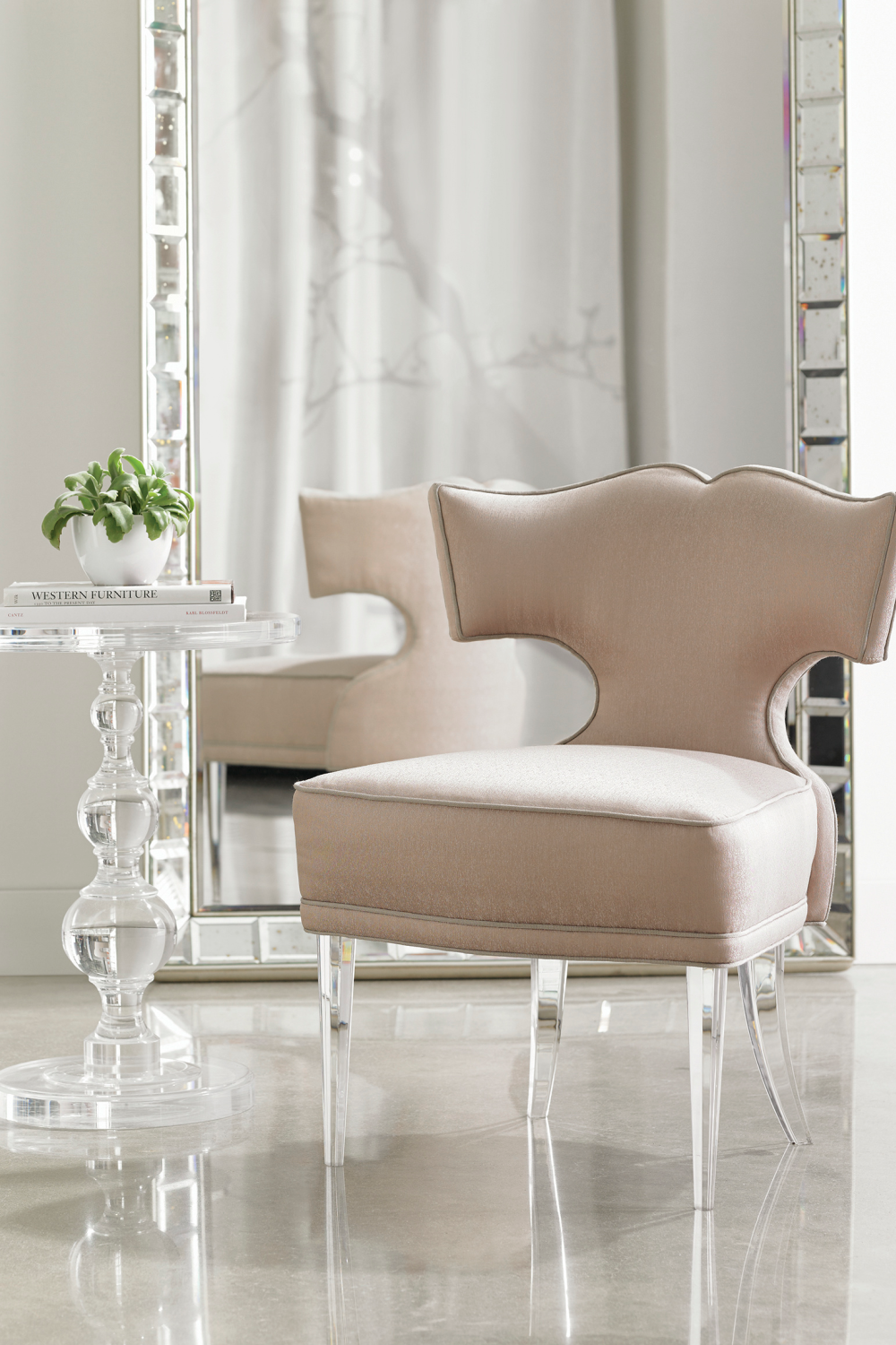   Acrylic Sculpted Side Table | Oroa.com