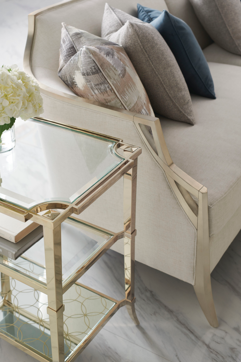   Modern Cream Sofa | Oroa.com