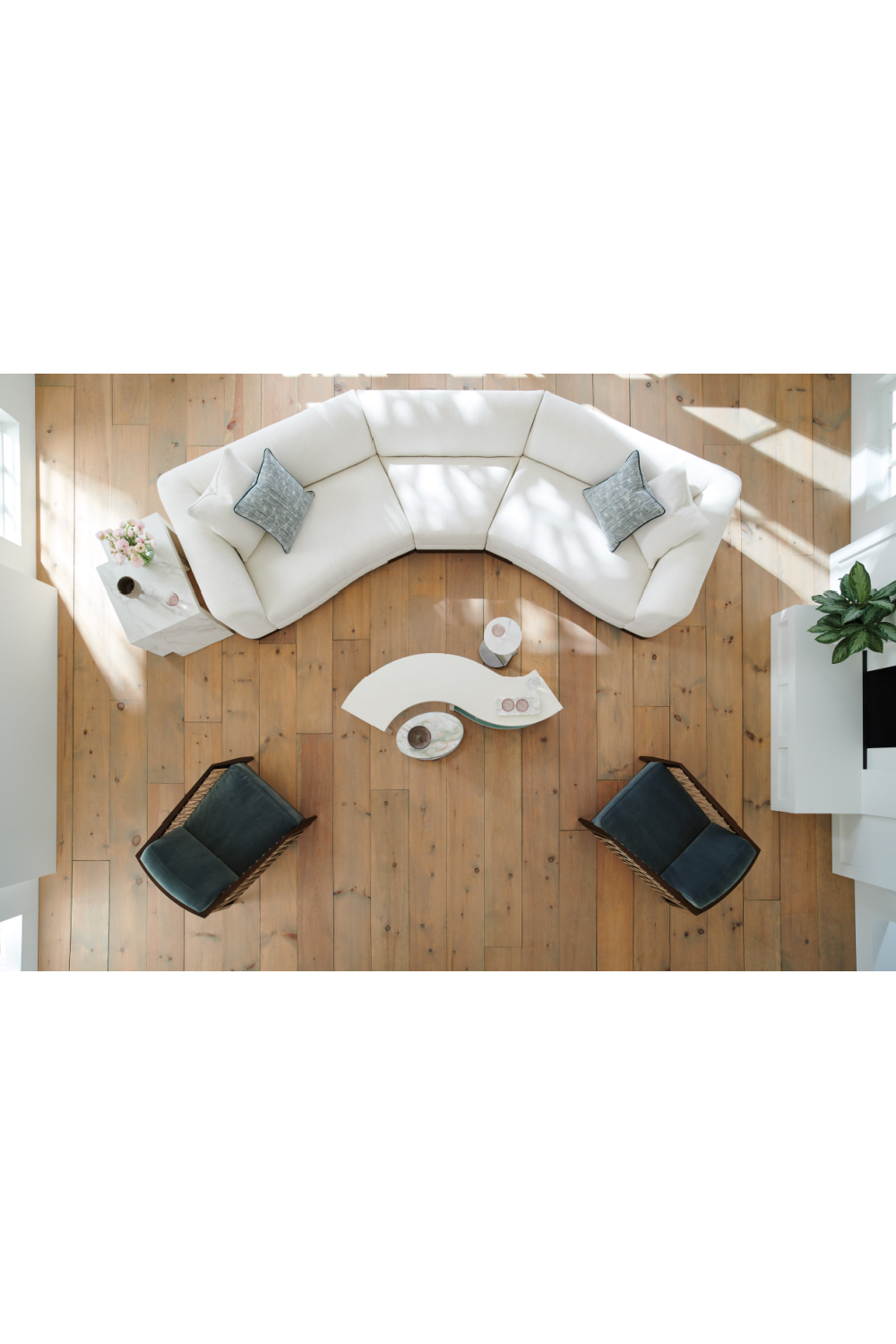   Blue Velvet Occasional Chair | Oroa.com