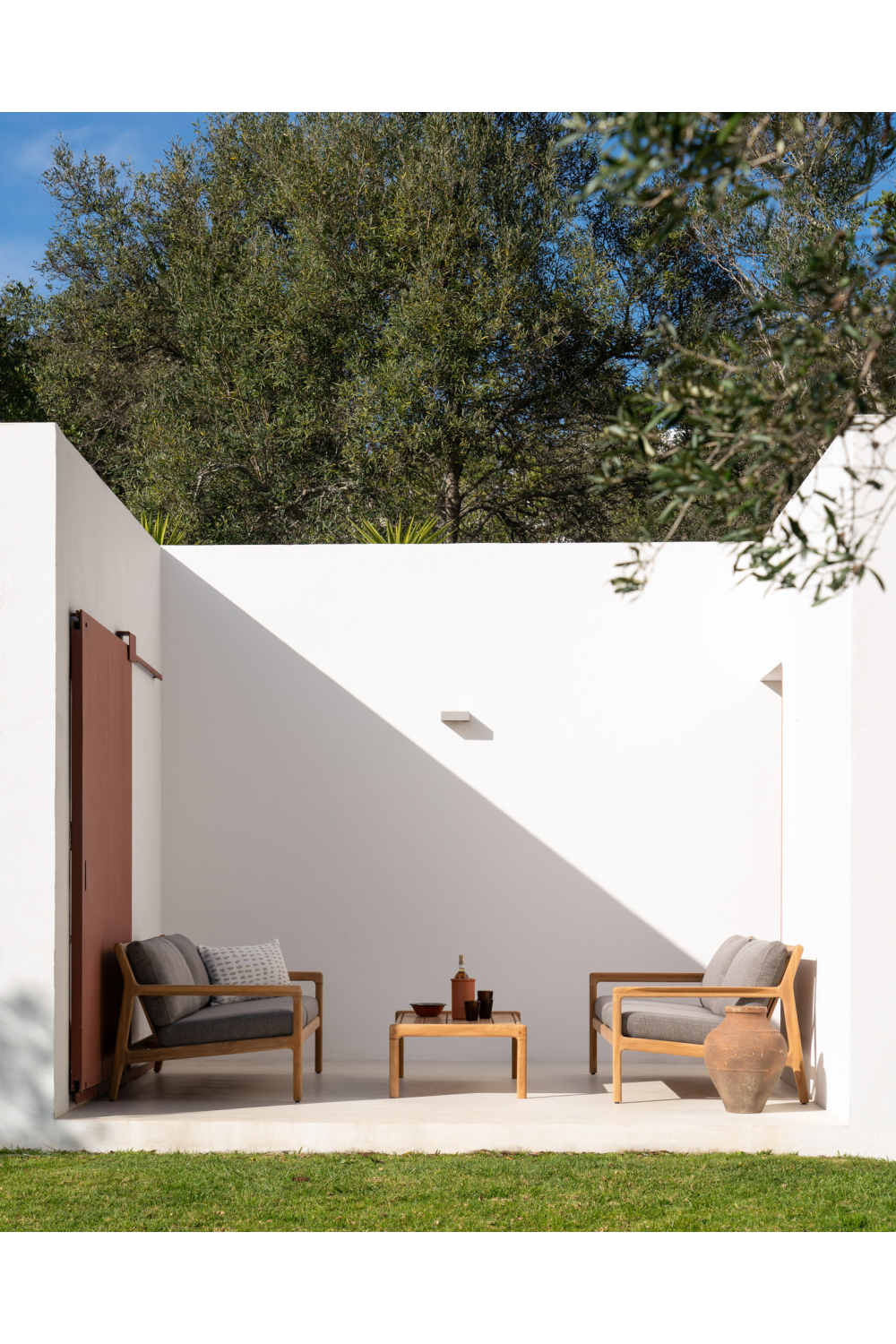   Teak Framed Outdoor Sofa | Oroa.com