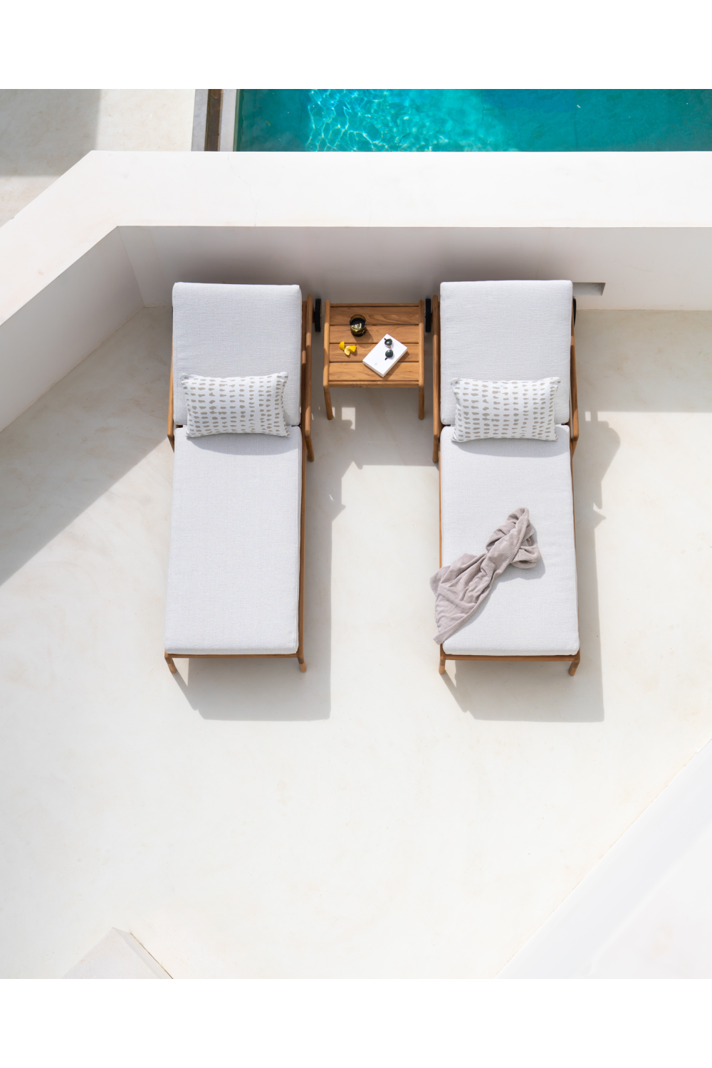   Teak Outdoor Side Table | Oroa.com
