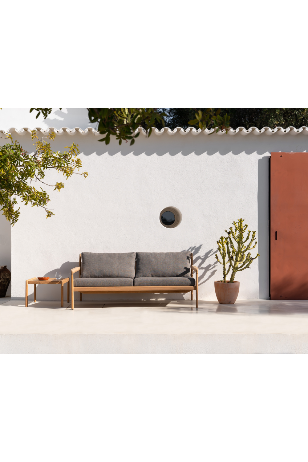   Teak Framed Outdoor Sofa | Oroa.com
