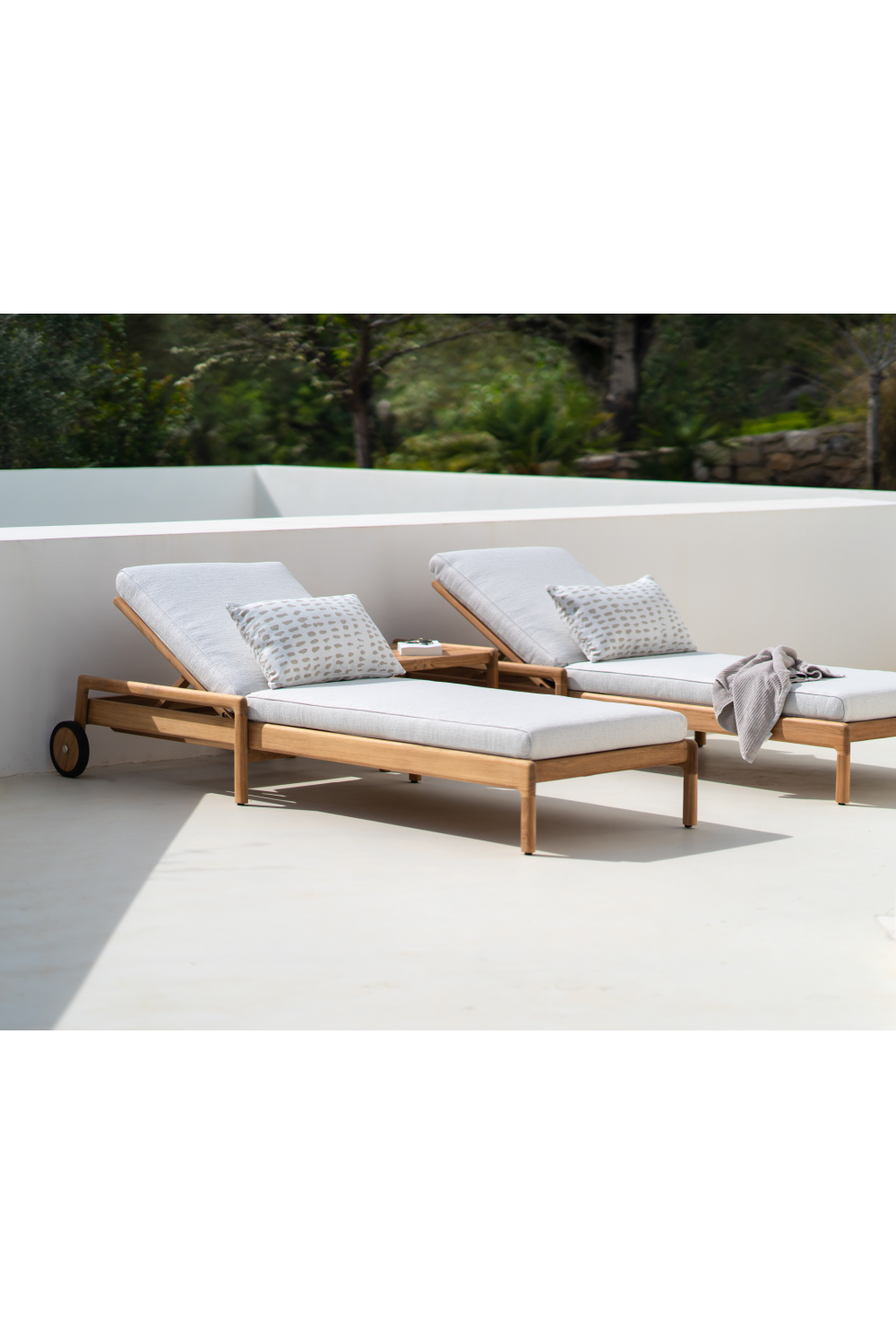   Adjustable Outdoor Lounger Cushion | Oroa.com