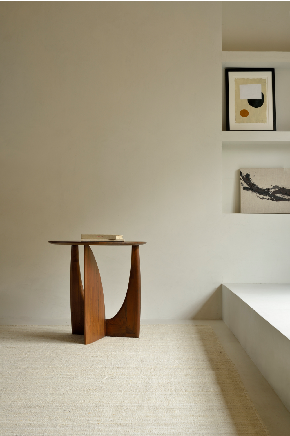   Modern Varnished Side Table | Oroa.com