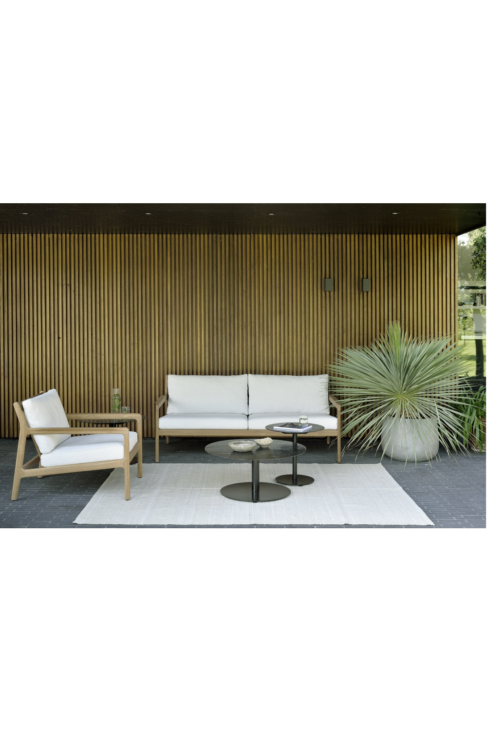   Teak Outdoor 2-Seater Sofa | Oroa.com