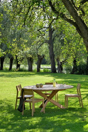   Solid Teak Outdoor Dining Table | Oroa.com