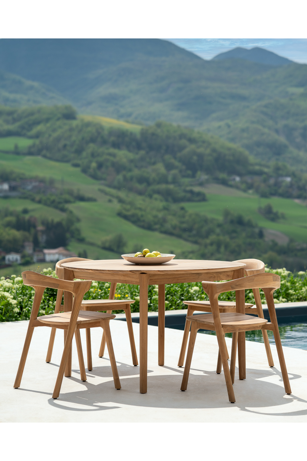   Round Teak Outdoor Dining Table | Oroa.com