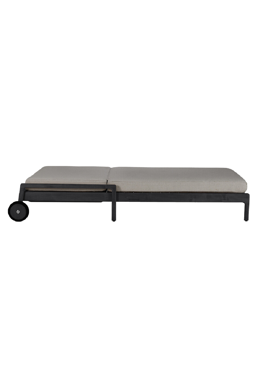   Black-Framed Outdoor Adjustable Lounger | Oroa.com