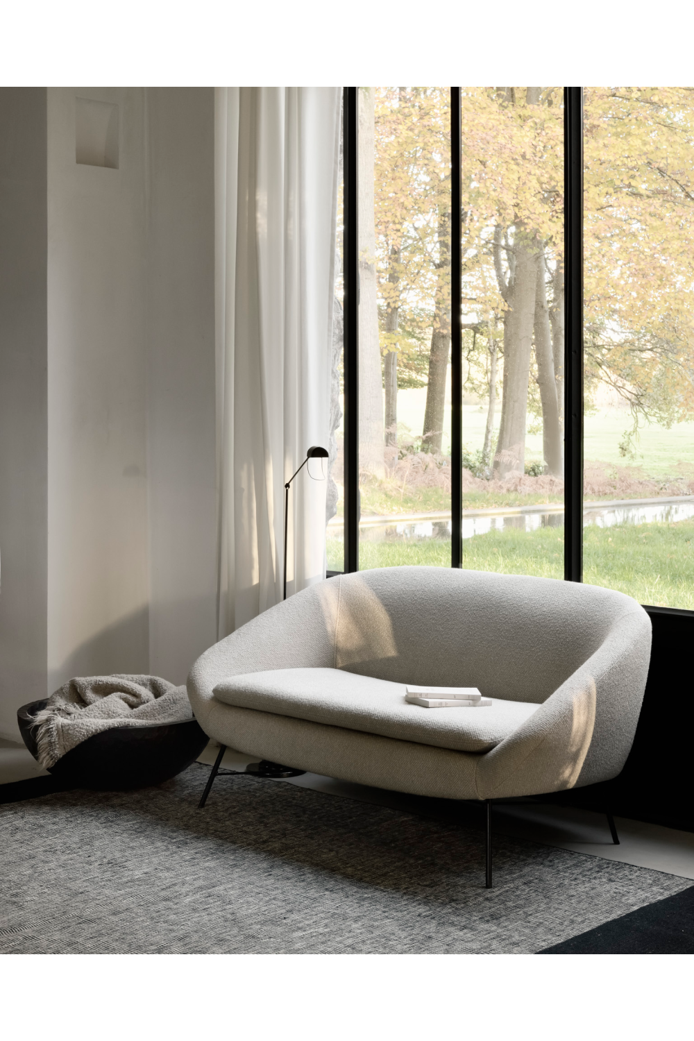   Off-White Vintage Sofa | Oroa.com