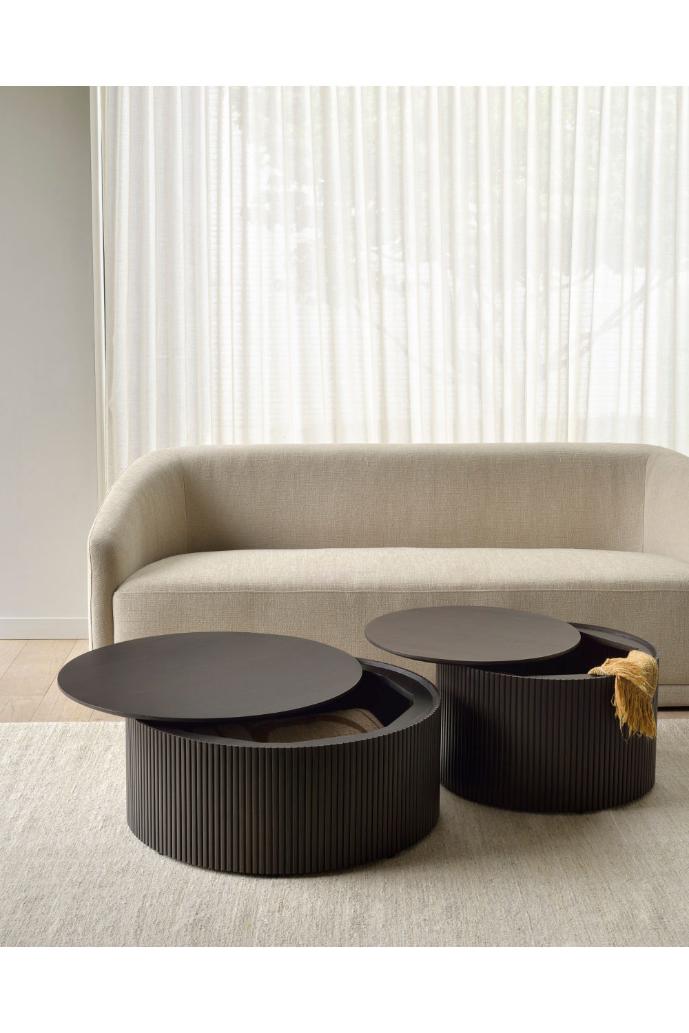   Round Storage Coffee Table | Oroa.com