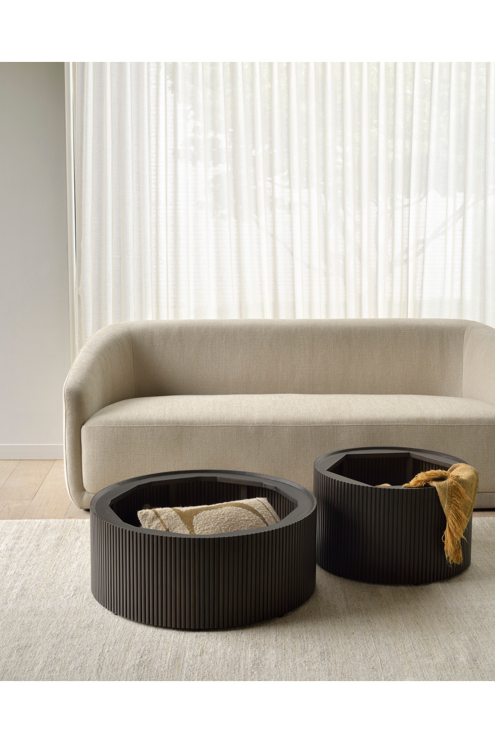   Round Storage Coffee Table | Oroa.com