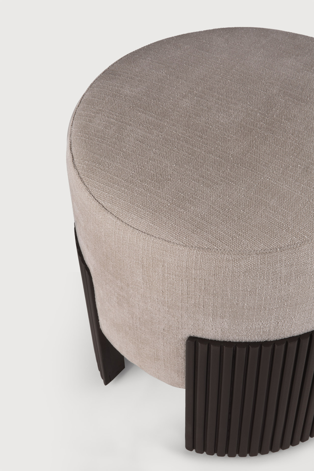   Cushioned Mahogany Pouf | Oroa.com