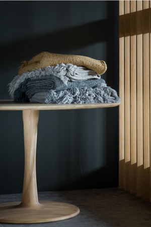   Pedestal Dining Table | Oroa.com