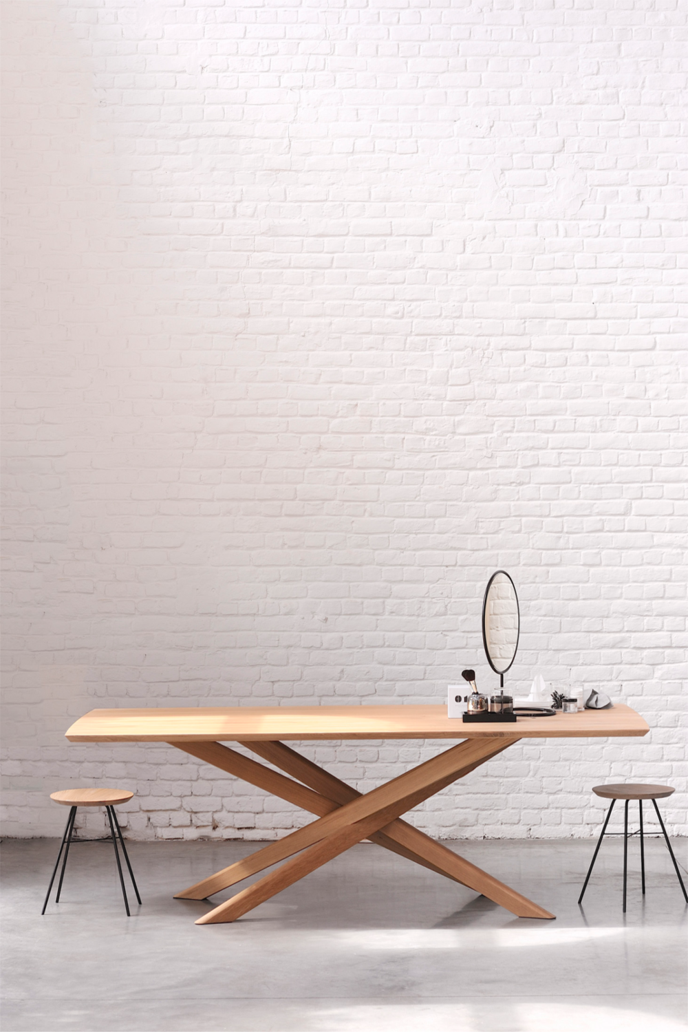   Rectangular Oak Dining Table | Oroa.com
