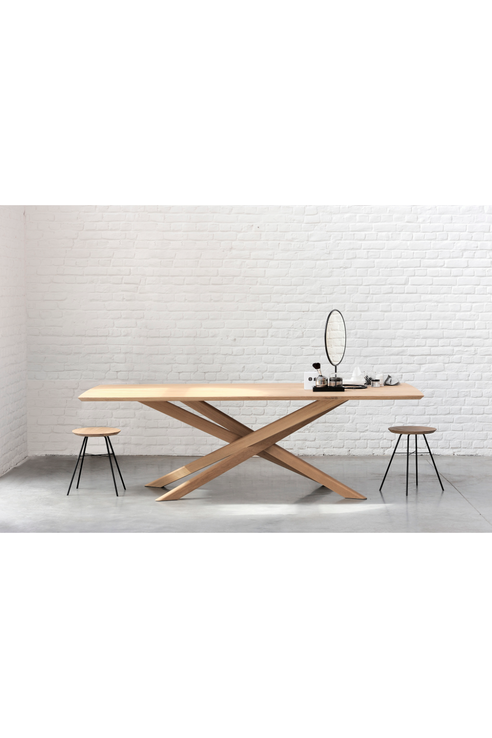   Rectangular Oak Dining Table | Oroa.com