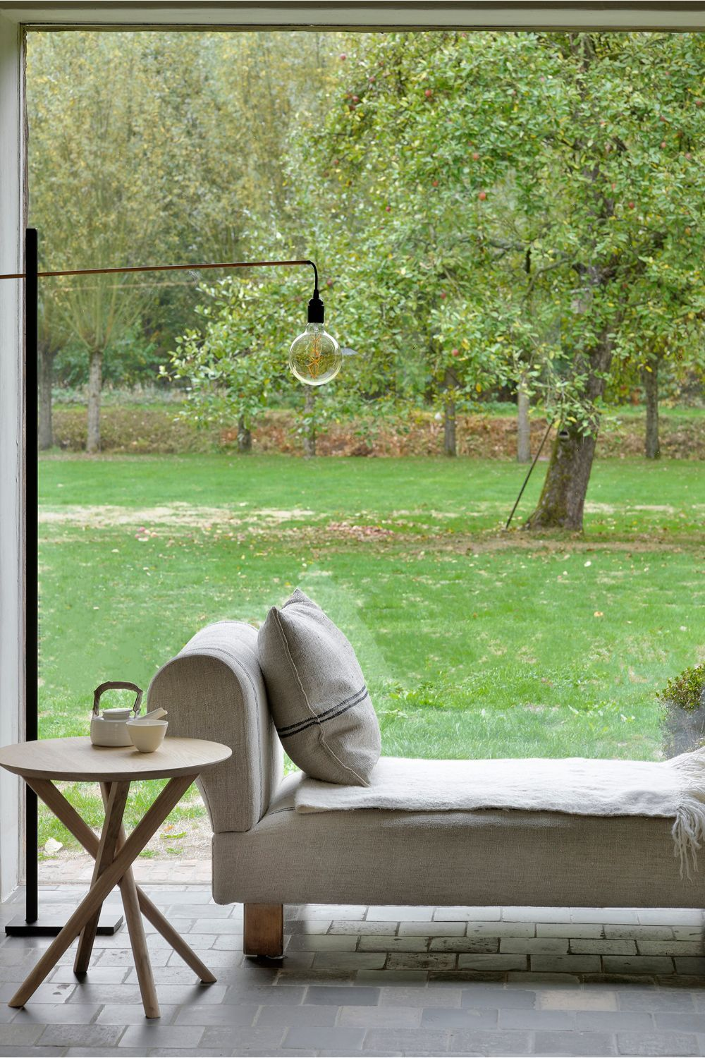   Round Cross Leg Side Table | Oroa.com