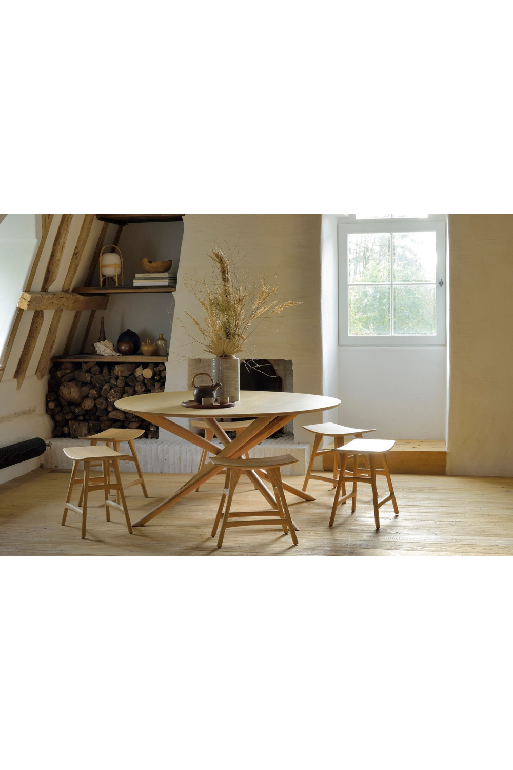   Round Dining Table | Oroa.com