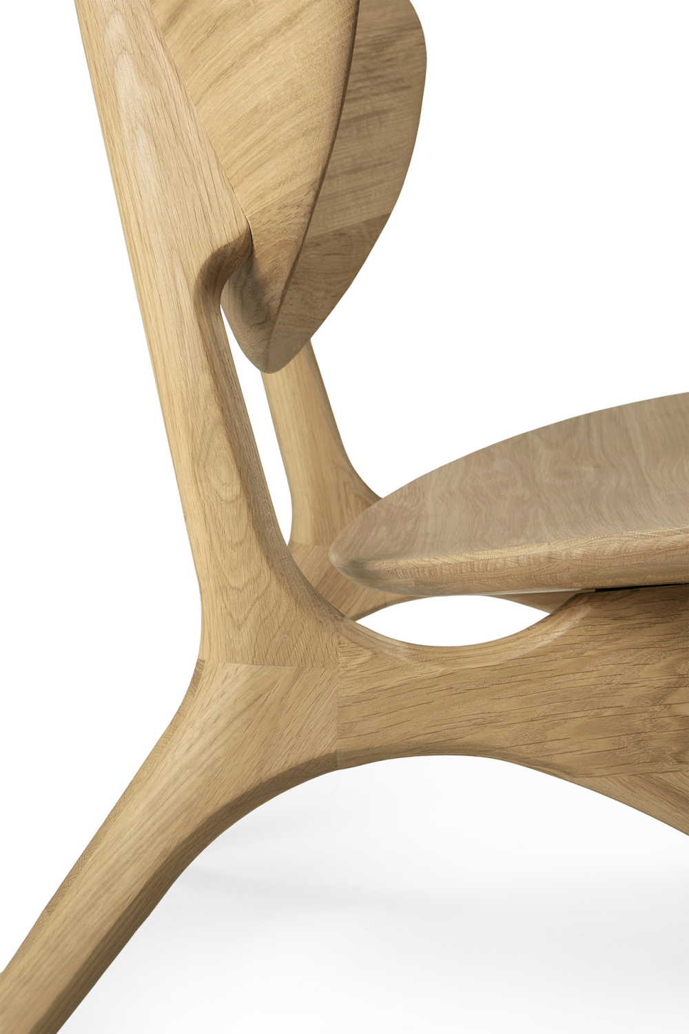   Oak Curved Lounge Chair | Oroa.com