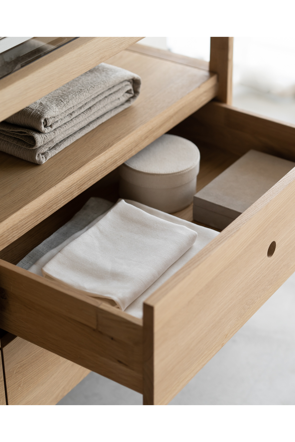   Oiled Oak Dresser | Oroa.com