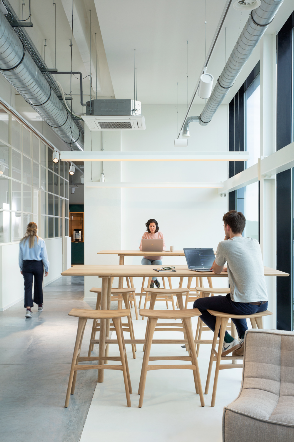   Wooden Backless Barstool | Oroa.com